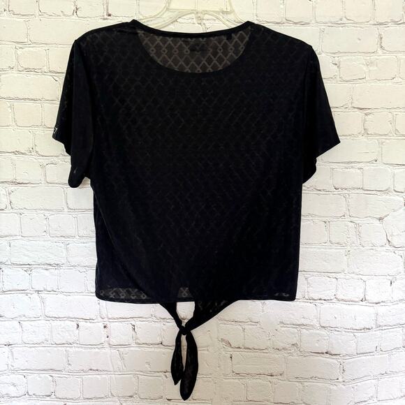 Gymshark Wms Lightweight Black Semi Sheer Textured Knit Tie Front Top Size Small - Picture 2 of 7